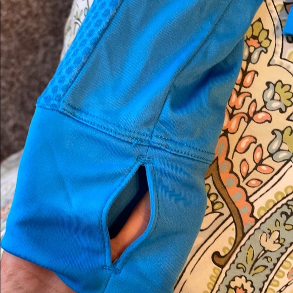 Women’s running top/training top - Picture 2 of 5